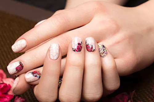MANICURE